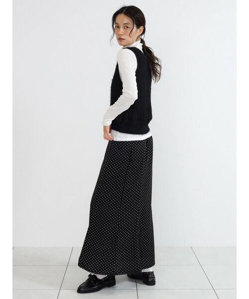 FIKA.(フィーカ)の「Shaggy knit vest(ニット/セーター・レディース・ブラック/オフホワイト・MEDIUM)」の5枚目の写真