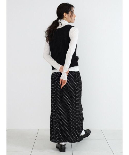 FIKA.(フィーカ)の「Shaggy knit vest(ニット/セーター・レディース・ブラック/オフホワイト・MEDIUM)」の6枚目の写真