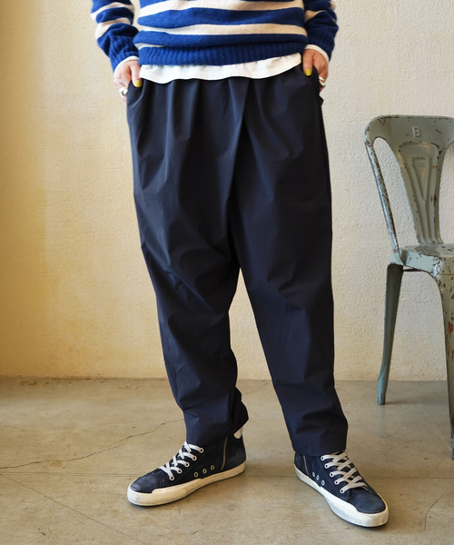 JOURNAL STANDARD LUXE(ジャーナルスタンダード ラックス)の「ドライナイロン クロスオーバーパンツ(その他パンツ・レディース・ブラック・SMALL/MEDIUM)」の1枚目の写真
