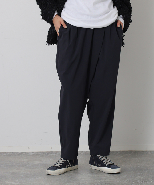 JOURNAL STANDARD LUXE(ジャーナルスタンダード ラックス)の「ドライナイロン クロスオーバーパンツ(その他パンツ・レディース・ブラック・SMALL/MEDIUM)」の4枚目の写真