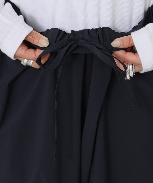 JOURNAL STANDARD LUXE(ジャーナルスタンダード ラックス)の「ドライナイロン クロスオーバーパンツ(その他パンツ・レディース・ブラック・SMALL/MEDIUM)」の20枚目の写真