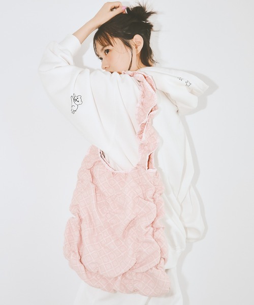 Casselini(キャセリーニ)の「【Casselini】COLORME別注スクエアギャザートート(野崎智子着用)(トートバッグ・レディース・ブラック/ピンク・FREE)」の2枚目の写真
