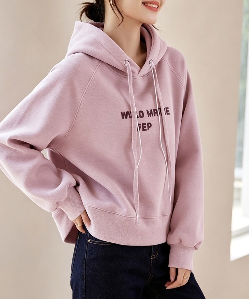 ONEP STAR(ワンピスター)の「ロゴデザインクロスフード長袖パーカー(パーカー・レディース・ピンク・MEDIUM/X-LARGE/LARGE)」の2枚目の写真
