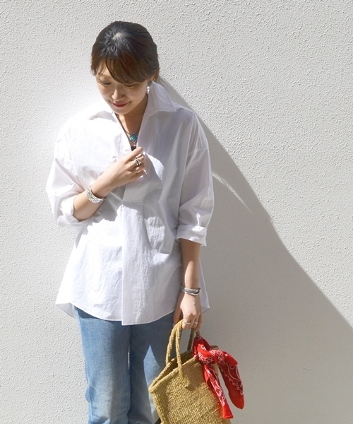 liflattie ships（リフラティ シップス）の「liflattie ships:タイプライター ビッグシャツ（シャツ/ブラウス・レディース・ホワイト/ベージュ/オリーブ・ONE SIZE）」の2枚目の写真