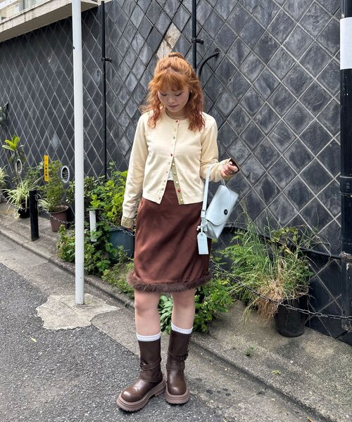 CIAOPANIC(チャオパニック)の「裾ファーサテンミドルスカート(スカート・レディース・イエロー/グレー/ブラウン・ONE SIZE)」の20枚目の写真