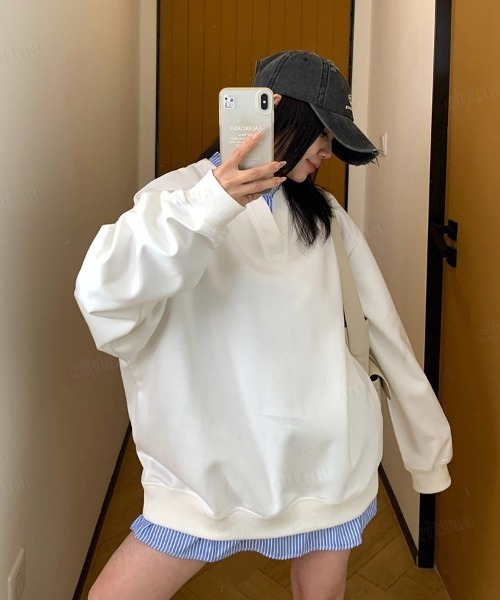 Dalfwin(ダールフィン)の「ストライプシャツレイヤード風デザインキーネックスウェット(スウェット・レディース・ホワイト/ブラック・FREE)」の4枚目の写真