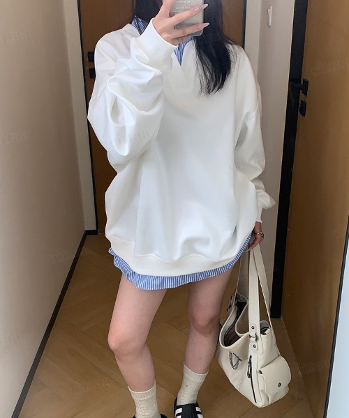Dalfwin(ダールフィン)の「ストライプシャツレイヤード風デザインキーネックスウェット(スウェット・レディース・ホワイト/ブラック・FREE)」の8枚目の写真
