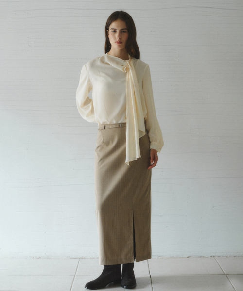 LENINA（レニーナ）の「ERIKA unbalanced scarf blouse_BUTTER（シャツ/ブラウス・レディース・ライトイエロー・FREE）」の2枚目の写真