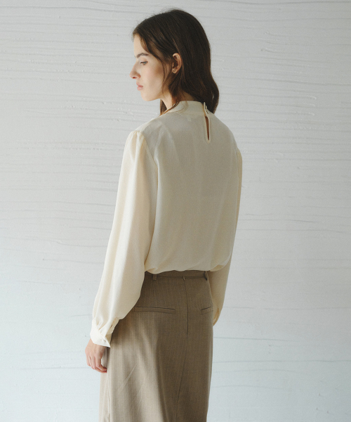 LENINA（レニーナ）の「ERIKA unbalanced scarf blouse_BUTTER（シャツ/ブラウス・レディース・ライトイエロー・FREE）」の3枚目の写真