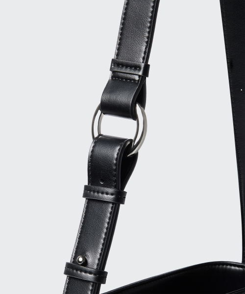 MUSINSA STANDARD WOMAN（ムシンサスタンダードウーマン）の「ウィメンズバケットショルダーバッグ[ブラック]（ショルダーバッグ・レディース・その他・F）」の8枚目の写真