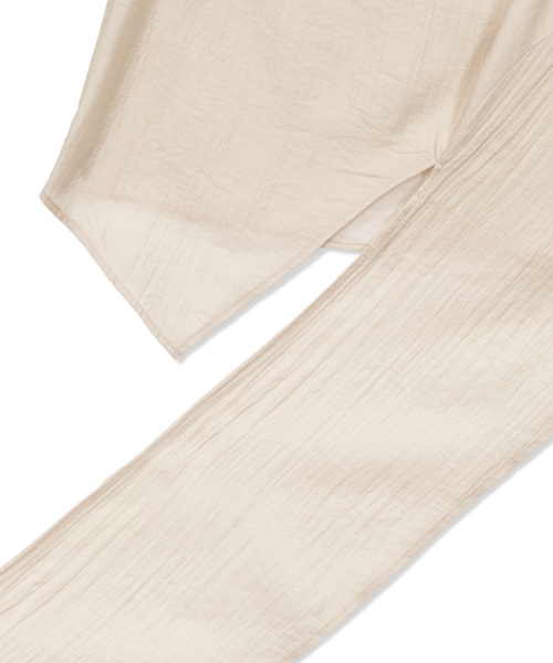 Yuje(ユジェ)の「COWL NECK BLOUSE 001 (3color)(シャツ/ブラウス・レディース・ホワイト/ブラック/ピンクベージュ・FREE)」の12枚目の写真
