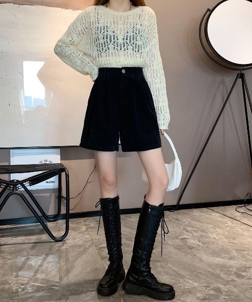 &soiree(アンドソワレ)の「タック入りコーデュロイハーフパンツ(その他パンツ・レディース・ブラック/ブラウン/オフホワイト・SMALL/MEDIUM/LARGE/X-LARGE)」の5枚目の写真