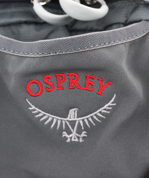 BEAMS（ビームス）の「OSPREY / グラブバッグ（ボディバッグ/ウエストポーチ・メンズ・グレー・ONE SIZE）」の4枚目の写真