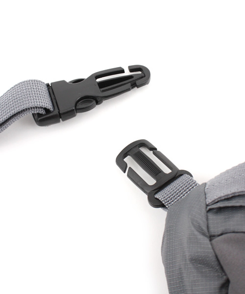 BEAMS（ビームス）の「OSPREY / グラブバッグ（ボディバッグ/ウエストポーチ・メンズ・グレー・ONE SIZE）」の5枚目の写真