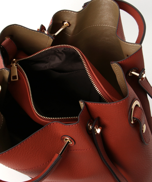 NATURAL BEAUTY BASIC（ナチュラルビューティーベーシック）の「メタルハンドルタックショルダーバッグ（ショルダーバッグ・レディース・ベージュ/オレンジ系その他/ブラック・ﾌﾘ-）」の11枚目の写真