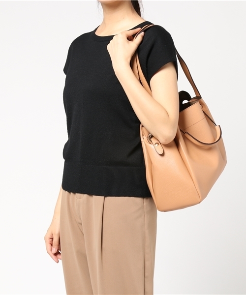 NATURAL BEAUTY BASIC（ナチュラルビューティーベーシック）の「メタルハンドルタックショルダーバッグ（ショルダーバッグ・レディース・ベージュ/オレンジ系その他/ブラック・ﾌﾘ-）」の5枚目の写真