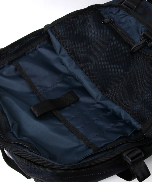 NEW ERA（ニューエラ）の「デイパック Smart Pack タイガーストライプカモネイビー ブラック 11404151（バックパック/リュック・ネイビー・ONE SIZE）」の4枚目の写真