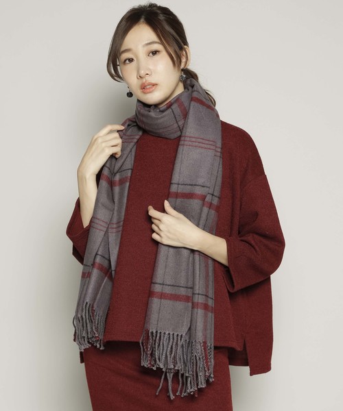 PLAIN CLOTHING（プレーンクロージング）の「オーバーチェック大判ストール【PLAIN CLOTHING】（ストール/ショール・レディース・ピンク/グレー/ベージュ/ネイビー/ブルー・FREE）」の2枚目の写真