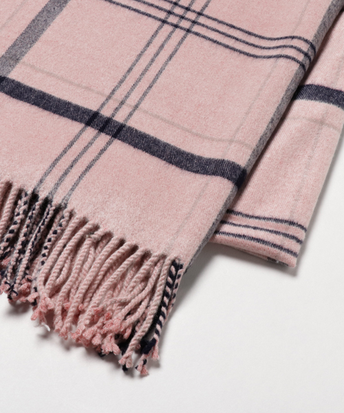 PLAIN CLOTHING（プレーンクロージング）の「オーバーチェック大判ストール【PLAIN CLOTHING】（ストール/ショール・レディース・ピンク/グレー/ベージュ/ネイビー/ブルー・FREE）」の7枚目の写真