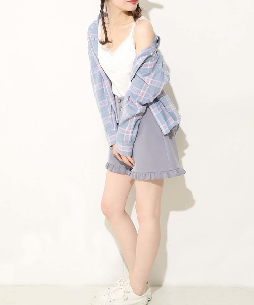 one after another NICE CLAUP（ワンアフターアナザーナイスクラップ）の「フリルOTONAショートパンツ（その他パンツ・レディース・ブラック/ブルーグレー/ライトベージュ/ブルー・FREE）」の10枚目の写真