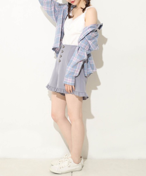 one after another NICE CLAUP（ワンアフターアナザーナイスクラップ）の「フリルOTONAショートパンツ（その他パンツ・レディース・ブラック/ブルーグレー/ライトベージュ/ブルー・FREE）」の5枚目の写真