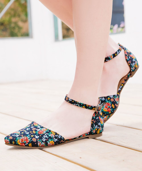 KOBE LETTUCE（コウベレタス）の「アンクルストラップサイドカットフラットパンプス（パンプス・レディース・その他1/ブラック/ベージュ/イエロー/ピンク/ブルー/グレー/レッド/グリーン・LL/S/M/L）」の9枚目の写真