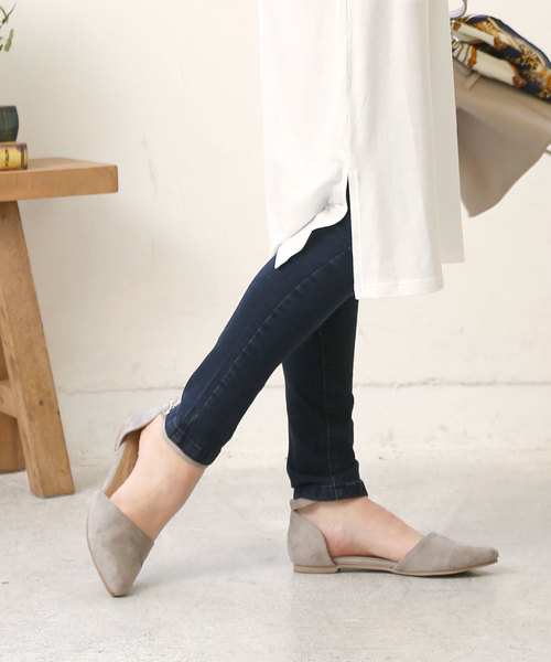 KOBE LETTUCE（コウベレタス）の「アンクルストラップサイドカットフラットパンプス（パンプス・レディース・その他1/ブラック/ベージュ/イエロー/ピンク/ブルー/グレー/レッド/グリーン・LL/S/M/L）」の3枚目の写真