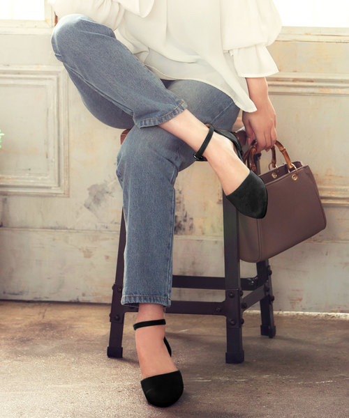 KOBE LETTUCE（コウベレタス）の「アンクルストラップサイドカットフラットパンプス（パンプス・レディース・その他1/ブラック/ベージュ/イエロー/ピンク/ブルー/グレー/レッド/グリーン・LL/S/M/L）」の2枚目の写真