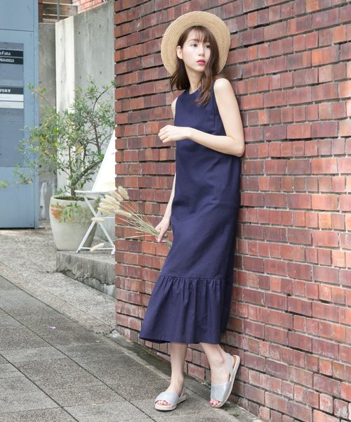 KOBE LETTUCE(コウベレタス)の「コットンリネンティアード裾フレアマキシ丈ワンピース(ワンピース・レディース・パープル/モカ/ネイビー/ブラウン/マスタード・FREE)」の3枚目の写真