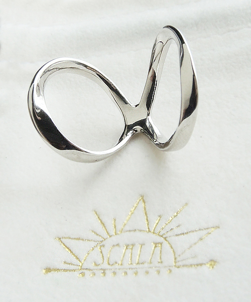 SCALA(スカラ)の「【SCALA/スカラ】メビウスループリング(リング・レディース・ゴールド/シルバー/アンティークゴールド/アンティークシルバー・#13/#11)」の1枚目の写真