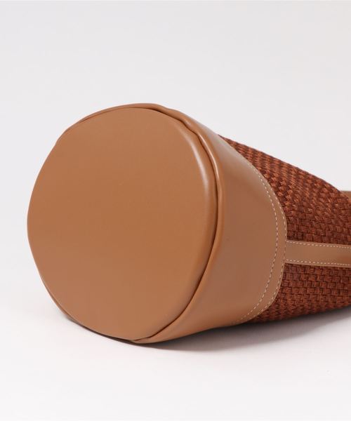 DouDou（ドゥドゥ）の「カゴ巾着BAG（ショルダーバッグ・レディース・ベージュ/キャメル・FREE）」の5枚目の写真