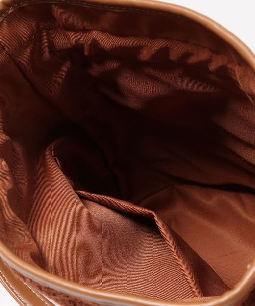 DouDou（ドゥドゥ）の「カゴ巾着BAG（ショルダーバッグ・レディース・ベージュ/キャメル・FREE）」の3枚目の写真