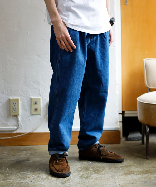 COMMON EDUCATION(コモンエデュケーション)の「CHILL DENIM PANT/チル デニムパンツ(デニムパンツ・メンズ・ブルー/ブラック・LARGE/X-LARGE/SMALL/MEDIUM)」の2枚目の写真