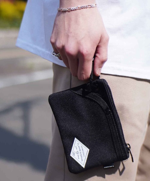 Port(ポート)の「【FLAME WORKS / フレイムワークス】カラビナ付き コインケース 財布(コインケース/札入れ)」|ブラック