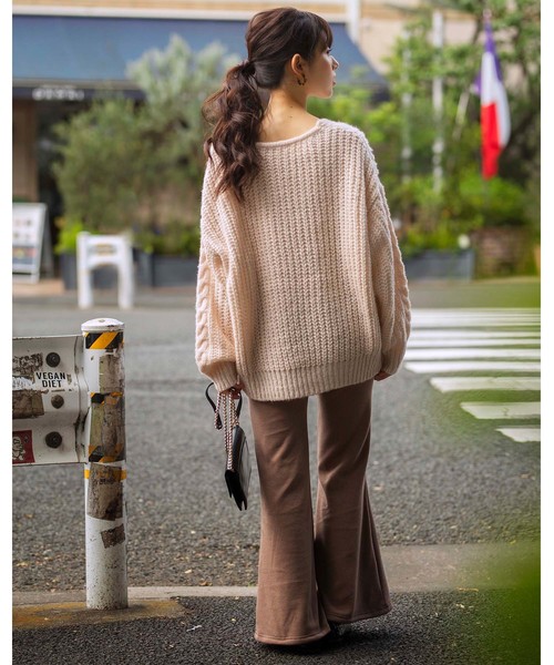 GeeRA(ジーラ)の「ケーブルVネックチュニック(ニット/セーター・レディース・モカ/ラベンダー/アイボリー・MEDIUM/LARGE/X-LARGE)」の6枚目の写真