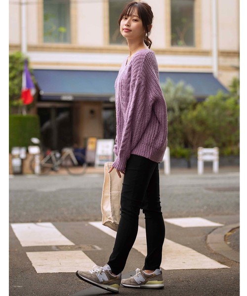 GeeRA(ジーラ)の「ケーブルVネックチュニック(ニット/セーター・レディース・モカ/ラベンダー/アイボリー・MEDIUM/LARGE/X-LARGE)」の12枚目の写真