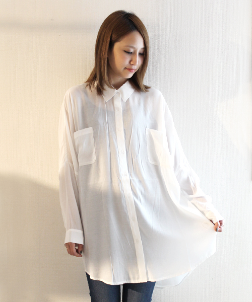 WHO'S WHO gallery（フーズフーギャラリー）の「【期間限定セール】【THE BIG SERIES 】Satin shirts（シャツ/ブラウス・レディース・チャコールグレー/カーキ/ネイビー/オフホワイト・FREE）」の2枚目の写真