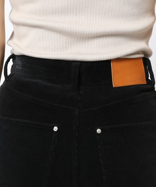 PAGEBOY（ページボーイ）の「コーデュロイストレートパンツ（その他パンツ・レディース・ブラック/オフホワイト/ライラック/グレイッシュベージュ・SMALL/MEDIUM）」の16枚目の写真