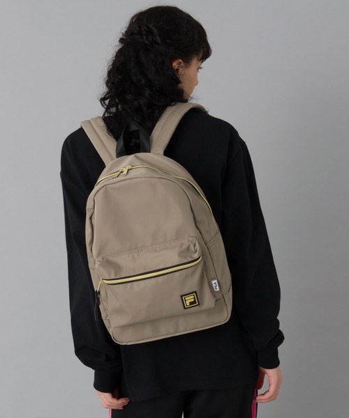 FILA（フィラ）の「【FILA/フィラ】ゴールドファスナー ワンポイント刺繍 A4収納 ナイロン バッグパック 16L（バックパック/リュック・レディース・ライトベージュ/ブラック/ネイビー・FREE）」の15枚目の写真