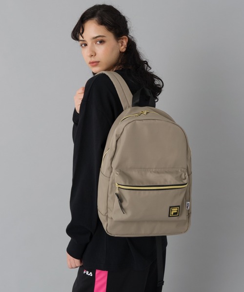FILA（フィラ）の「【FILA/フィラ】ゴールドファスナー ワンポイント刺繍 A4収納 ナイロン バッグパック 16L（バックパック/リュック・レディース・ライトベージュ/ブラック/ネイビー・FREE）」の13枚目の写真