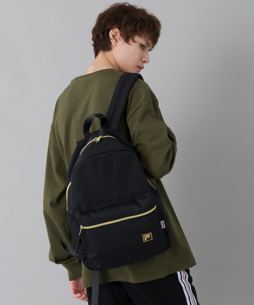 FILA（フィラ）の「【FILA/フィラ】ゴールドファスナー ワンポイント刺繍 A4収納 ナイロン バッグパック 16L（バックパック/リュック・レディース・ライトベージュ/ブラック/ネイビー・FREE）」の9枚目の写真