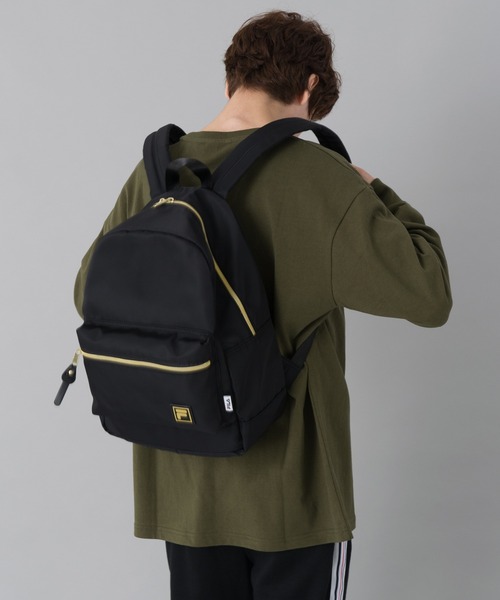 FILA（フィラ）の「【FILA/フィラ】ゴールドファスナー ワンポイント刺繍 A4収納 ナイロン バッグパック 16L（バックパック/リュック・レディース・ライトベージュ/ブラック/ネイビー・FREE）」の10枚目の写真