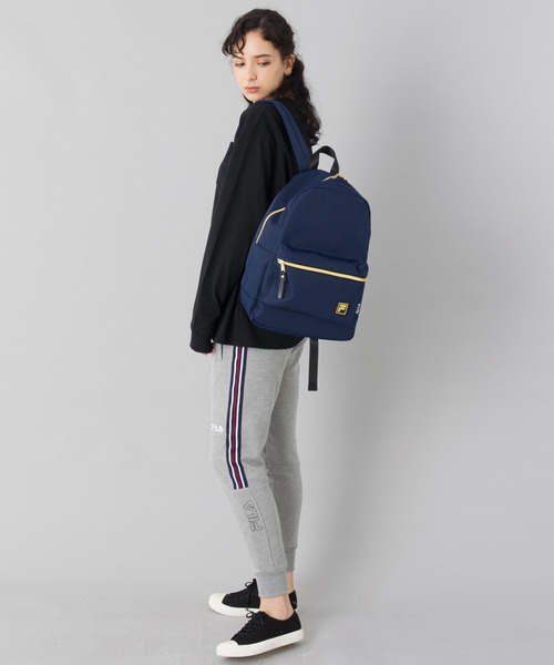FILA（フィラ）の「【FILA/フィラ】ゴールドファスナー ワンポイント刺繍 A4収納 ナイロン バッグパック 16L（バックパック/リュック・レディース・ライトベージュ/ブラック/ネイビー・FREE）」の6枚目の写真