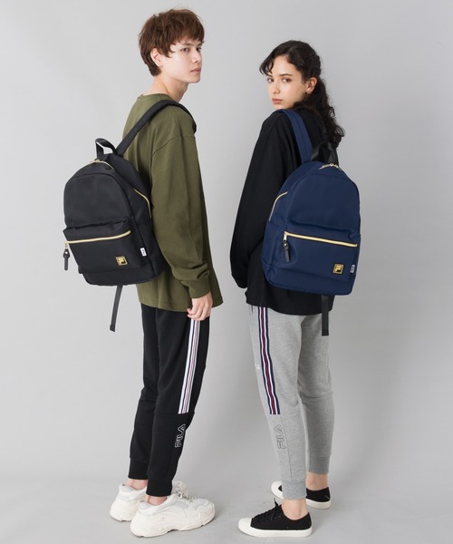 FILA（フィラ）の「【FILA/フィラ】ゴールドファスナー ワンポイント刺繍 A4収納 ナイロン バッグパック 16L（バックパック/リュック・レディース・ライトベージュ/ブラック/ネイビー・FREE）」の12枚目の写真