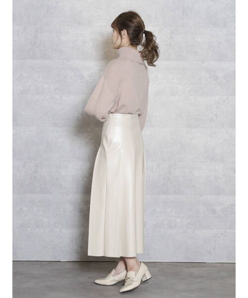 dazzlin（ダズリン）の「ラメオフタートルニットトップス（ニット/セーター・レディース・オフホワイト/グリーン/ブラウン/ベージュ・FREE）」の9枚目の写真