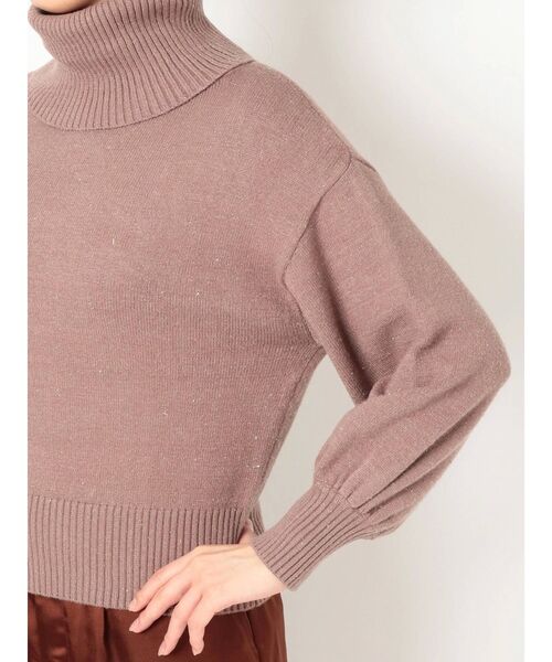 dazzlin（ダズリン）の「ラメオフタートルニットトップス（ニット/セーター・レディース・オフホワイト/グリーン/ブラウン/ベージュ・FREE）」の6枚目の写真