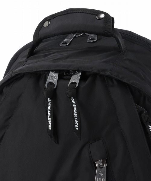 INDISPENSABLE (インディスペンサブル)の「INDISPENSABLE DAYPACK SWING ECONYL(バックパック/リュック・メンズ・ブラック・FREE)」の9枚目の写真