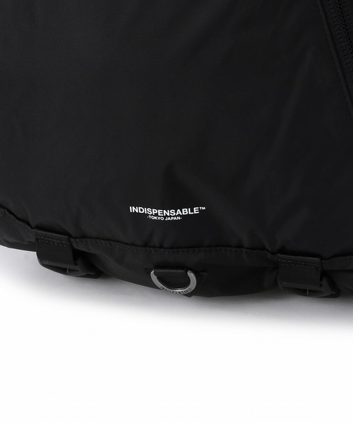INDISPENSABLE (インディスペンサブル)の「INDISPENSABLE DAYPACK SWING ECONYL(バックパック/リュック・メンズ・ブラック・FREE)」の7枚目の写真