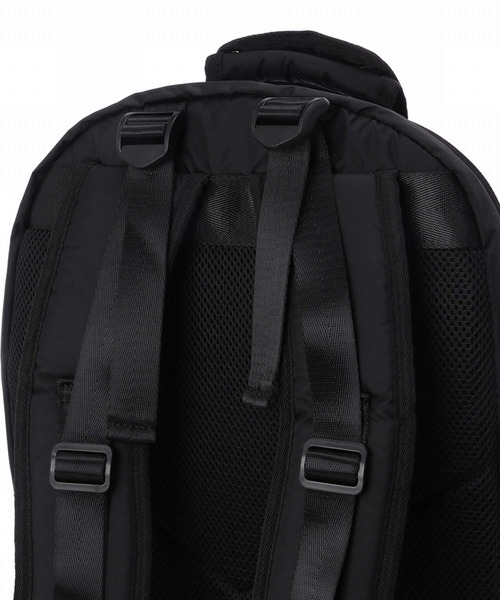 新品INDISPENSABLE【インディスペンサブル】バックアップリュック INDISPENSABLE DAYPACK SWING ECONYL（バックパック/リュック