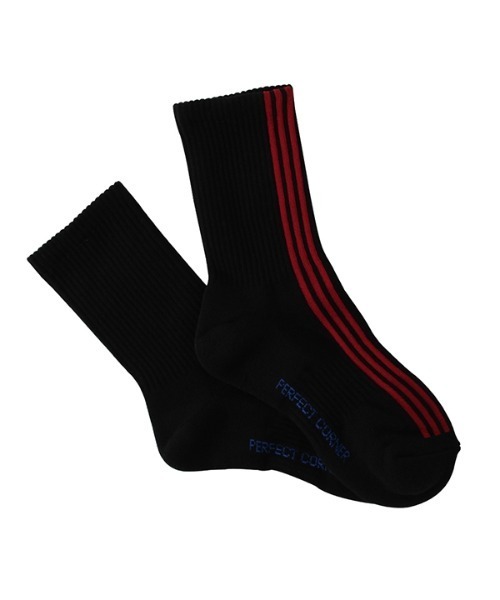 PERFECTCORNER（パーフェクトコーナー）の「【PERFECTCORNER 】トンネル３ラインソックス(FILE) / PERFECT CORNER TUNNEL THREE LINE SOCKS(FILE)（ソックス/靴下・レディース・ホワイト×レッド/ホワイト×ブラック/ブラック×ホワイト/ブラック×レッド・FREE）」の4枚目の写真